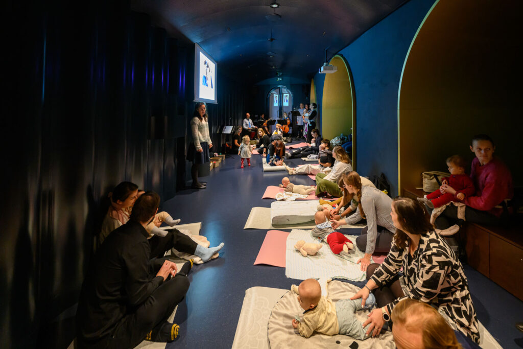 Hudební workshop pro rodiče a miminka.