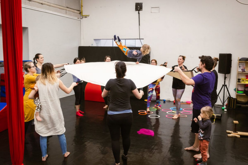 Jednorázový cirkusový kurz pro rodiče a batolata.